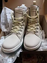 Doc Martens Womens Boots - Combs W 11 Tie Boot NEW IN BOX Beige