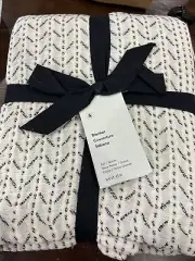 West Elm F/Q Couverture Mixed herringbone Blanket NWT! Full/Queen