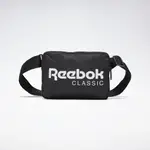 REEBOK 側背包 小側背包 黑底 白LOGO 小包包 肩包 基本款 (布魯克林) FL5418