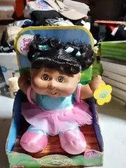 Cabbage Patch Kids Sittin' Pretty Lili Daphne Alaina, August 31st NEW