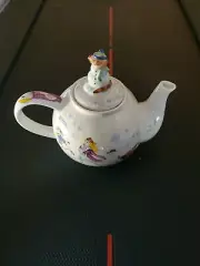 ALICE IN WONDERLAND TEAPOT, CARDEW