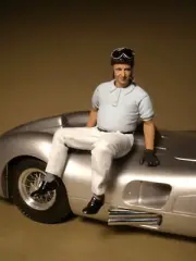 1/18 FIGURE FANGIO PIT STOP VROOM PAINTED FOR CMC MINICHAMPS CMR
