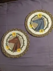 2 MATS/TRIVETS HORSE WITH 3 DAISES BY EARTH RUGS MADE WITH JUTE FIBER 10" X 10"