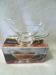 CIRCLEWARE SAUCY CLEAR GLASS GRAVY BOAT/DISH-10 OUNCE-NEW IN BOX-
