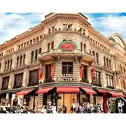 Fashion And Travel Centro