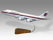 Boeing 747-100 United Airlines Desk Wood Airplane New Model Small Scale 1/200
