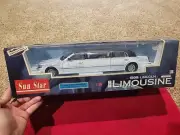 Sun Star 1999 Lincoln Limousine 1:18 Authentic Diecast NEW White Sunstar