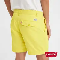 在飛比找momo購物網優惠-【LEVIS 官方旗艦】男款 卡奇休閒短褲 檸檬黃 熱賣單品