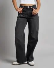 [DESU] DESU Women's Icon Straight Leg Jeans in Blasted Black Size 2 2 Blasted Black