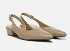 Naturalizer Size: 8.5 Medium Banks Pointed Toe Flat Tan Comfort