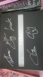 vanner sealed Autographed Album