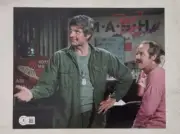 MIKE FARRELL MASH 8x10 inch SIGNED "PEACE" PHOTO BECKETT BAS COA