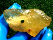 Libyan Desert Glass Meteorite Tektite impact specimen( 440 crt) Natural Hole