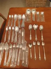 Lot of 34 pcs Unused Oneida Community Brahms Flatware