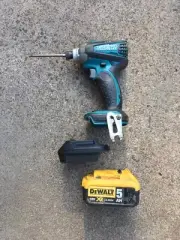 Dewalt battery adaptor to Makita - nailer,driver, drill, grinder, saw, wrench