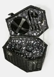 [Dolls Home] Dig Your Grave Picnic Basket