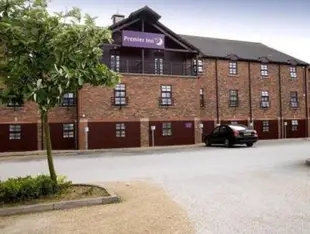 普瑞米爾酒店頓凱恩斯中部西南普瑞米爾酒店(弗斯通湖)Premier Inn Milton Keynes Central South West - Furzton Lake