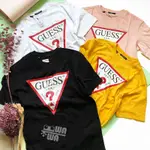 DOT 蛙蛙 📢 GUESS TEE  黑白 粉紅 芥末黃 倒三角 大LOGO 印膠 棉質 短T 韓國公司貨 情侶裝