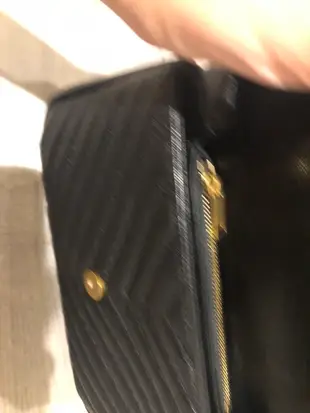 Ysl 學院包 中的。黑金