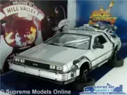 BACK TO THE FUTURE II FLYING DELOREAN MODEL CAR 1:24 SCALE LARGE FILM 2 TWO K8