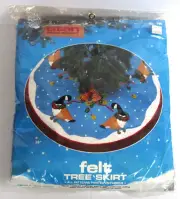 Titan Needlecraft FELT Christmas Tree SKIRT KIT 1987 Winter Geese USA Made