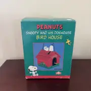 Vintage NCE Peanuts Snoopy And His Doghouse Bird House 48021 NEW