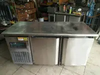 在飛比找Yahoo!奇摩拍賣優惠-氣冷五尺工作台冰箱(長*寬*高:150cm*65cm*80c