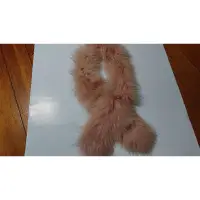 在飛比找蝦皮購物優惠-粉紅色狐狸毛皮草圍巾(近全新)