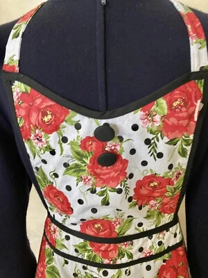 Jessie Steele “New With Tags” Floral Bib Apron with Pockets