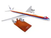 United Airlines Douglas DC-8-71/73 Saul Bass Desk Top Model 1/100 SC Airplane
