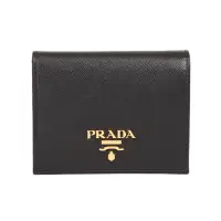 在飛比找momo購物網優惠-【PRADA 普拉達】SAFFIANO 防刮皮革金屬字母釦式