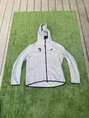 Nike Grey Regular Fit Sportswear Tech Fleece Jacket. Size Large New With Tags
