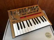 KORG MONOLOGUE-GD monophonic analogue synthesizer w/ box