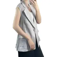 在飛比找momo購物網優惠-【羽生摺衣】i摺衣-日系 簡約風 開扣 皺褶 西裝領 背心外