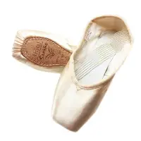 在飛比找Yahoo!奇摩拍賣優惠-半價出清 漫舞精靈 法國Sansha公主芭蕾舞鞋 芭蕾硬鞋緞
