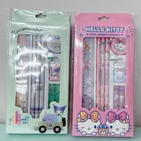 在飛比找蝦皮購物優惠-正版 三麗鷗 Hello Kitty 凱蒂貓 KT8件文具禮