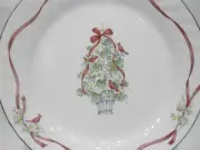 ❤️ New CORELLE CALLAWAY Christmas HOLIDAY 10.25" DINNER PLATE Ivy Topiary Ribbon