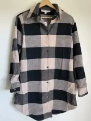 Steve Madden Plaid Shacket Women’s Light Taupe/Black Warm W Pockets NWT