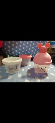 在飛比找Yahoo!奇摩拍賣優惠-日本製正版迪士尼三層奶粉盒粉色米妮 超可愛奶粉罐 疊疊樂奶瓶