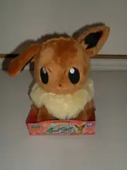 Pokemon - EEVEE 8" Plush (TAKARA TOMY) NIB [SINGAPORE EXCLUSIVE]