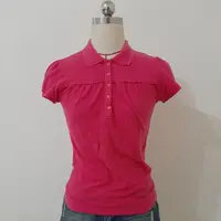 在飛比找蝦皮購物優惠-品牌HANG TEN 粉色polo衫 M號上衣 二手極新 柔