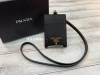 在飛比找Yahoo!奇摩拍賣優惠-《真愛名牌精品》PRADA  1MC007 黑亮金字紋 掛頸