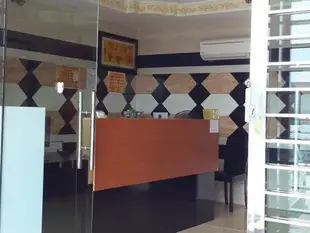 科塔白沙羅商務飯店Kota Damansara Business Hotel