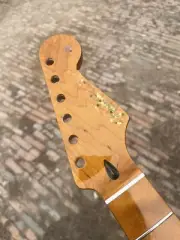 Electric Guitar Neck 22 Frets ST handle Roasted flame Maple gloss 9.5 radius