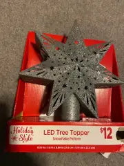 Christmas Tree Topper Lighted LED Star Snowflake Projector Rotating Lamp Decor