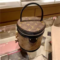 在飛比找蝦皮購物優惠-正品現貨 全新正品 LV 路易威登 Giant M Rev 