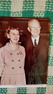 BEAUTIFUL POST CARD PRESIDENT & MRS.DWIGHT D.EISENHOWER (BEAUTIFUL PHOTO CARD)