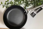 NEW Calphalon Contemporary Nonstick 10-Inch Omelet Pan IMPERFECT