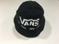 在飛比找Yahoo!奇摩拍賣優惠-VANS 黑色經典漁夫帽