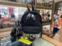 在飛比找Yahoo!奇摩拍賣優惠-☆最愛二手精品☆ Moschino 全新迷你黑色尼龍菱格紋銀